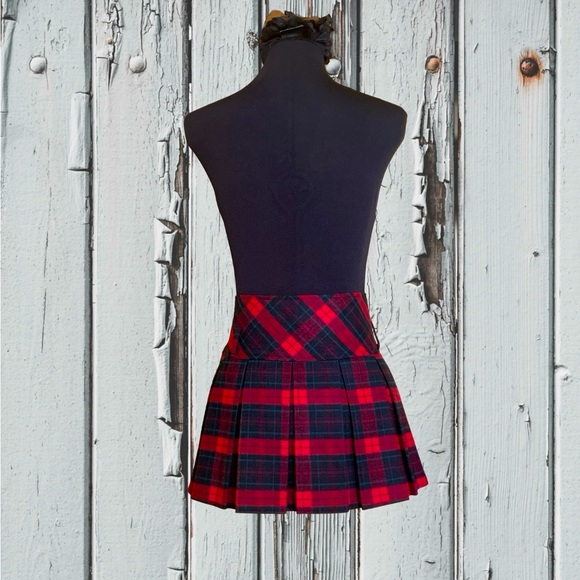 Pleated Mini Skirt - Picture 9 of 9